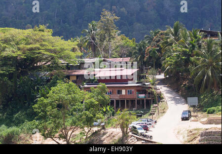 Kuala Tahan village au bord du parc national de Taman Negara, Malaisie Banque D'Images