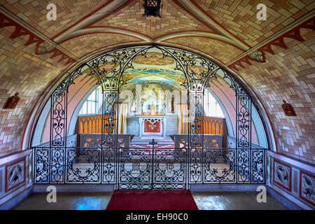 Chapelle italienne peinte de l'intérieur, faite en 1942 à l'Italien camp de prisonnier de guerre 60 en regard de Flux de Sapa, agneau Holm, Orkney, Scotland Banque D'Images