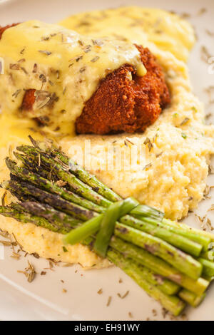 Pas de poulet Cordon Bleu arbre au liège, Cellars Wine Bar & Bistro, Carpinteria, en Californie Banque D'Images