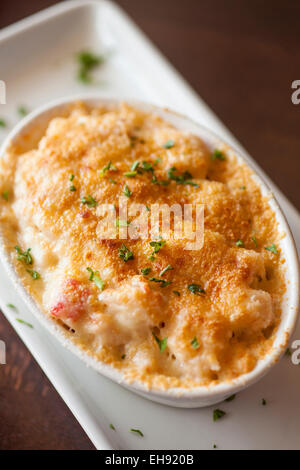 Mac 'n cheese homard garni d'arbre au liège de l'huile de truffe, Cellars Wine Bar & Bistro, Carpinteria, en Californie Banque D'Images