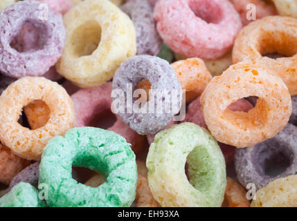 Un close-up de céréales Froot Loops de Kellogg's. Version canadienne de Froot Loops illustré. Banque D'Images