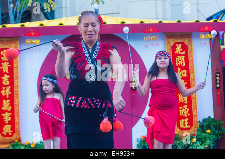 Les spectacles de danse folklorique Tahitienne au Nouvel An chinois qui a eu lieu à Las Vegas Banque D'Images