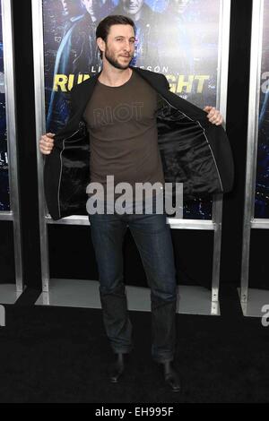 New York, USA. 9 mars, 2015. Acteur Pablo Schreiber assiste à la première de 'Run' toute la nuit dans l'AMC Loews Lincoln Square le 9 mars 2015 à New York. Credit : Debby Wong/Alamy Live News Banque D'Images