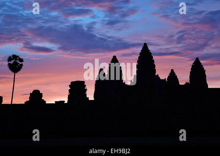 Lever du soleil au temple d'Angkor Wat au Cambodge Banque D'Images