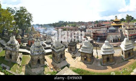 Temple de Pashupatinath et la crémation ghats, Khatmandu Banque D'Images
