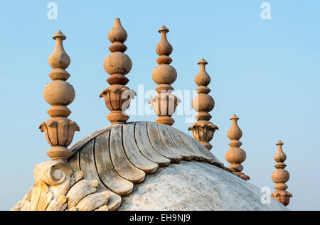 Détail architectural, toit terrasse de Madhavendra Palace, Tiger Fort, Jaipur, Rajasthan, Inde Banque D'Images