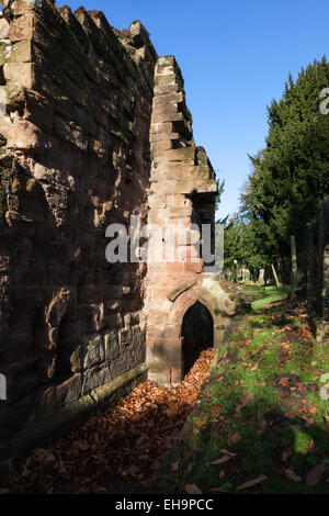 Les vestiges de l'abbaye de St Mary, champs Abbaye Kenilworth,UK Banque D'Images