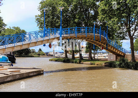 Homps, Canal du Midi, Aude, Languedoc-Roussillon, France Banque D'Images