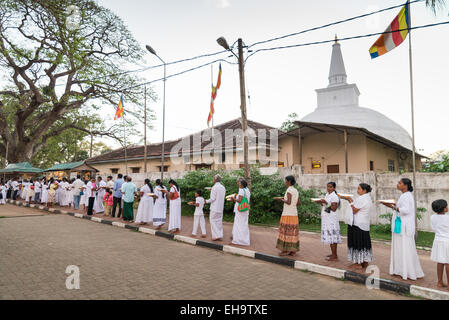 Ruwanwelisaya Dagoba, UNESCO World Heritage Site, Anuradhapura, Sri Lanka, Asie Banque D'Images