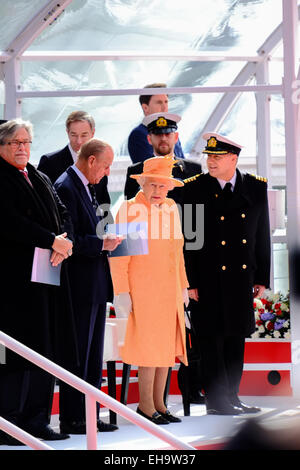Southampton, UK. 10 mars, 2015. Sa Majesté la Reine accompagnée de Son Altesse Royale le duc d'Édimbourg a officiellement nommer P&O Cruises nouveau navire amiral BRITANNIA Crédit : Paul Chambers/Alamy Live News Banque D'Images