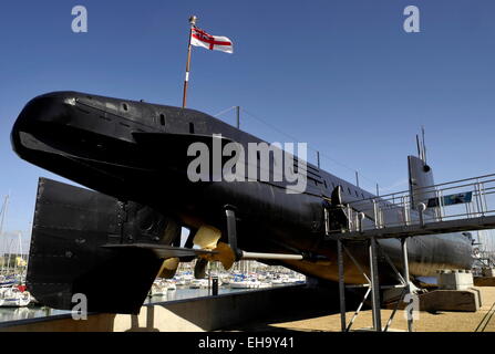 AJAXNETPHOTO. - 9ème, avril 2014. GOSPORT, ENGLAND. - Sous-MUSEUM ROUVRE APRÈS REPOSER - HMS ALLIANCE, un sous-marin de classe, après sa récente rénovation €7M. photo:JONATHAN EASTLAND/AJAX REF:D2X140904 4510 Banque D'Images