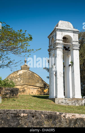 Ancien clocher près du musée maritime à Fort Galle, Sri Lanka, Asie Banque D'Images