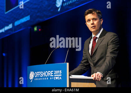 Copenhague, Danemark. 10 mars, 2015. S.a.r. le Prince Frederik parle lors de l'ouverture EWEA 2015 Cérémonie à Copenhague. Il a dit qu'il était fier Le Danemark a été le premier à développer l'énergie éolienne à l'échelle industrielle et il a réussi à maintenir le rôle de premier Crédit : OJPHOTOS/Alamy Live News Banque D'Images