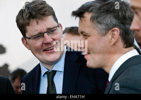 Copenhague, Danemark. 10 mars, 2015. Le ministre danois pour le climat, l'énergie et des bâtiments, Monsieur Rasmus Helveg Petersen, parle à S.A.R. le Prince Frederik à l'EWEA wind energy conference and exhibition à la cérémonie d'ouverture de crédit : OJPHOTOS Copenhague/Alamy Live News Banque D'Images