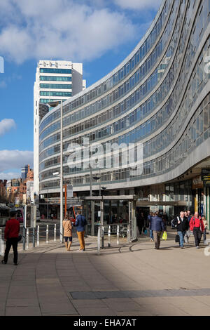 Manchester en Angleterre : Gateway House Hotel Manchester Piccadilly et les locaux à bureaux Banque D'Images