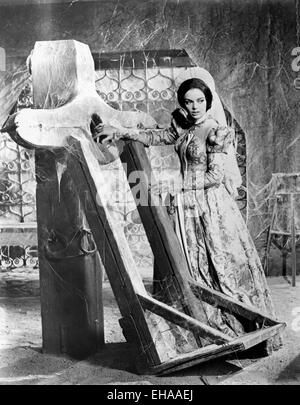Barbara Steele, sur-ensemble du film 'Le Puits et le Pendule", 1961 Banque D'Images