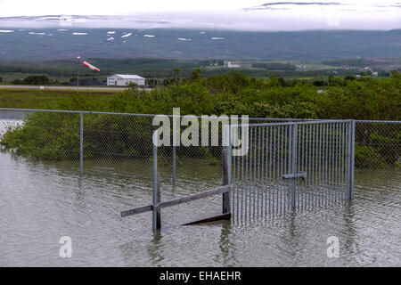 Dans l'aéroport à la porte inondée est de l'Islande Banque D'Images