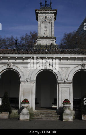 Fontaines italienne des jardins de Kensington, London, England, UK Banque D'Images