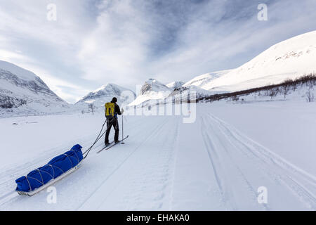 Le ski dans la région du mont Kebnekaise, Kiruna, Suède, Europe, UNION EUROPÉENNE Banque D'Images