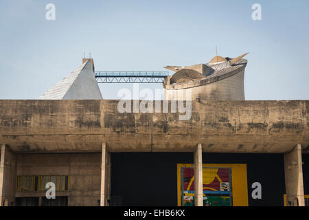 La Vidhan Sabha ou assemblée législative conçue par Le Corbusier à Chandigarh, Inde Banque D'Images