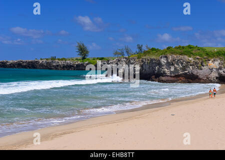 Sentier du littoral par Oneloa Kapalua Bay, Maui, Hawaii, USA Banque D'Images