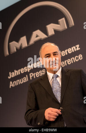 Munich, Allemagne. Mar 11, 2015. Le chef de la société allemande d'ingénierie mécanique, de MAN SE Georg Pachta-Reyhofen, assiste à l'entreprise les comptes annuels de la conférence de presse à Munich, Allemagne, 11 mars 2015. PHOTO : NICOLAS ARMER/dpa/Alamy Live News Banque D'Images