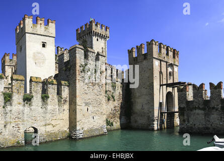 Château Scaliger à Sirmione Scaligero Banque D'Images