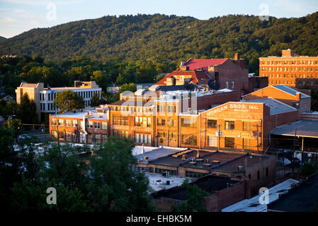 Asheville, Caroline du Nord de l'été soleil skyline Banque D'Images