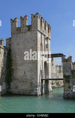 Château Scaliger à Sirmione Scaligero Banque D'Images