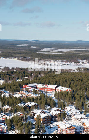 Une antenne vue paysage des deux et de la station de ski de Levi Laponie Finlande en hiver Banque D'Images