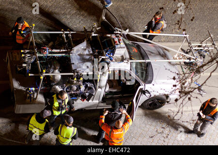 Rome, Italie. 10 mars, 2015. Location de tournage scène de poursuite de nouveau James Bond 'Stinger' le long du Tibre sur emplacement dans Rome, Italie. Sur la photo : Voiture particulière avec des caméras pour filmer l'action Credit : Piotr Zajac/Alamy Live News Banque D'Images