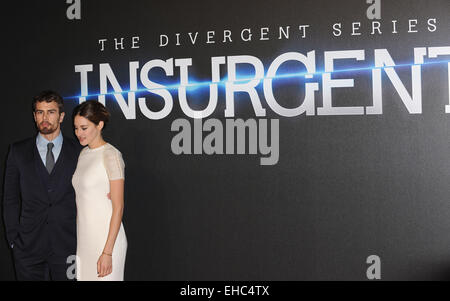 Londres, Royaume-Uni. Mar 11, 2015. Theo James et Shailene Woodley assister à la première mondiale de ''Insurgent'' à Odéon Leciester Square. Credit : Ferdaus Shamim/ZUMA/Alamy Fil Live News Banque D'Images