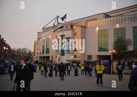 Stamford Bridge, Chelsea, London UK. Mar 11, 2015. Deuxième étape de la Ligue des Champions. Chelsea contre Paris St Germain. Avec Stamford Bridge Crédit : partisans de mouture Plus Sport Action/Alamy Live News Banque D'Images