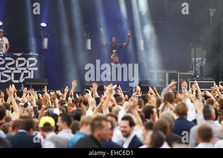 Dizzee Rascal fonctionne à l'Hippodrome de Kempton Park comprend : Dizzee Rascal Où : Esher, Royaume-Uni Quand : 06 mai 2014 Banque D'Images