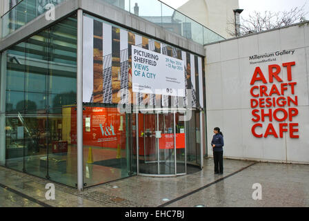 Millennium Gallery Art Craft shop Sheffield England UK Banque D'Images