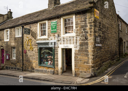 Le plus vieux Sweet Shop dans le monde en Pately Bridge, nr Harrogate, North Yorkshire, Angleterre. La commercialisation depuis 1827 Banque D'Images