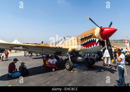 Un Curtiss P-40 Warhawk au 2011 Spectacle aérien Wings Over Camarillo de Camarillo en Californie Banque D'Images