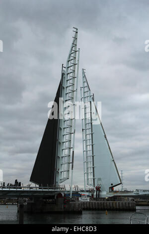 Voiles Twin Bridge Banque D'Images