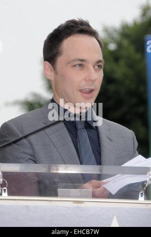 Los Angeles, CA, USA. Mar 11, 2015. Jim Parsons à la cérémonie d'intronisation pour l'étoile sur le Hollywood Walk of Fame pour Jim Parsons, Hollywood Boulevard, Los Angeles, CA, 11 mars 2015. Crédit : Michael Germana/Everett Collection/Alamy Live News Banque D'Images