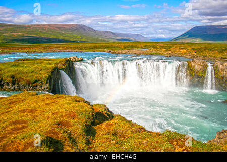 Godafoss, "Chute des Dieux", l'un des plus célèbres et magnifiques chutes en Islande. Banque D'Images