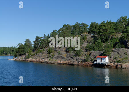 Waterfront cottage, Hallberg, Halleberg sur Varholma Värmdö, archipel, Suède Banque D'Images