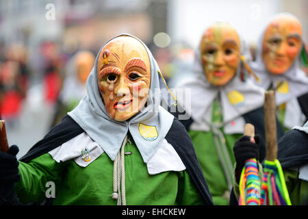 Swabian-Alemannic Narrensprung traditionnels Fastnacht, Ravensburg, défilé de carnaval, Narrenzunft Karsee groupe, Ravensburg Banque D'Images