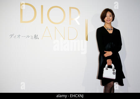 'Dior et j' Movie Talk Show spécial le 12 mars 2015, Tokyo, Japon. Asami actrice pose pour les caméras Hikaru pendant le parler du film "Dior & I" au Bunkamura Theatre à Shibuya. Le film hits les salles à travers le Japon le 14 mars. © Rodrigo Reyes Marin/AFLO/Alamy Live News Banque D'Images