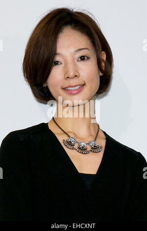 'Dior et j' Movie Talk Show spécial le 12 mars 2015, Tokyo, Japon. Asami actrice pose pour les caméras Hikaru pendant le parler du film "Dior & I" au Bunkamura Theatre à Shibuya. Le film hits les salles à travers le Japon le 14 mars. © Rodrigo Reyes Marin/AFLO/Alamy Live News Banque D'Images