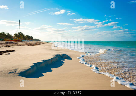 Vue horizontale d'une incroyable plage de Cuba. Banque D'Images