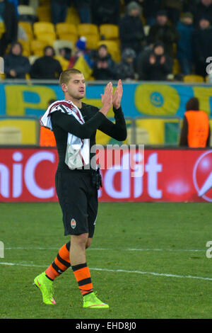 Yaroslav Rakitskiy après le match entre le FC Shakhtar Donetsk vs FC Bayern München. L'UEFA Champions League. Banque D'Images