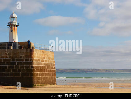 Smeaton's Pier et plage à marée basse St Ives Cornwall England Europe Banque D'Images