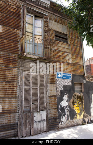 L'ARGENTINE, Buenos Aires, La Boca, Buenos Aires, maison fabriqué à partir de la tôle ondulée Banque D'Images