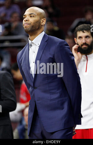 Les heures supplémentaires. Mar 11, 2015. Avant Chicago Bulls Taj Gibson (22) au cours de la NBA match entre les Chicago Bulls et les Philadelphia 76ers au Wells Fargo Center de Philadelphie, Pennsylvanie. Les Chicago Bulls ont remporté 104-95 en heures supplémentaires. © csm/Alamy Live News Banque D'Images