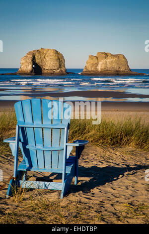 Le lever du soleil sur l'un des deux rochers, Seastacks près de Rockaway, New York, USA Banque D'Images